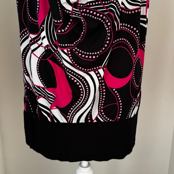 Pink and Black Abstract Print Top with Keyhole Back and Ring Detail - Size L - Picture 4 of 8